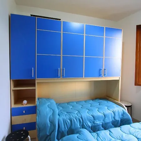 Interno 30 * أريتسو